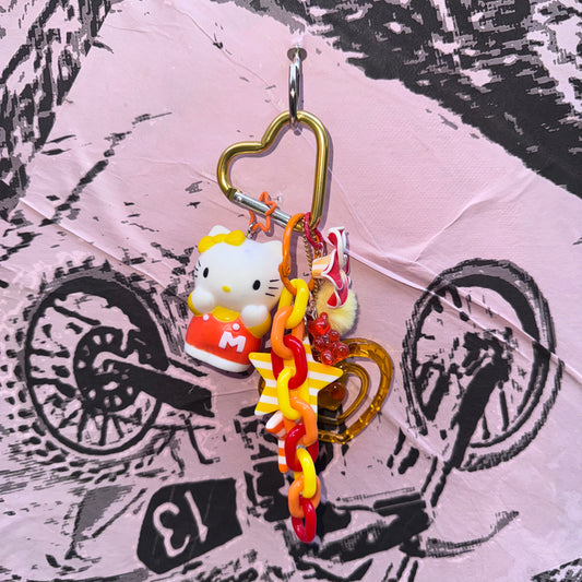 TOYBOY GALLERY Hello Kitty Heart Carabiner Charm